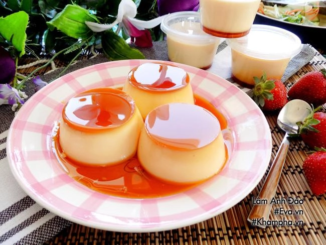 Cứ tưởng khó hóa ra làm bánh flan mềm mịn mượt như da em bé lại đơn giản thế này - 11