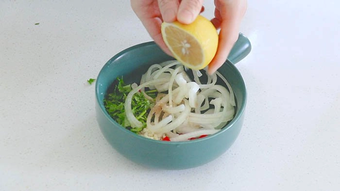 Cuối tuần làm nộm gà thanh mát ăn chơi xoá tan nắng nóng - 5