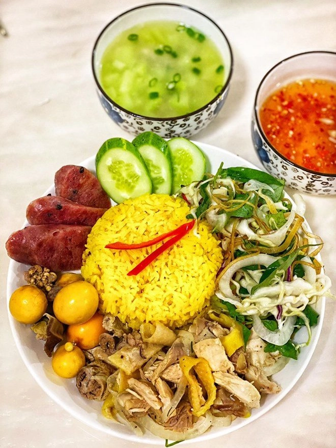 Đã đẹp còn đảm thạc sĩ 9x nấu đủ món mỗi ngày để bữa cơm 200 nghìn bớt ngán - 5