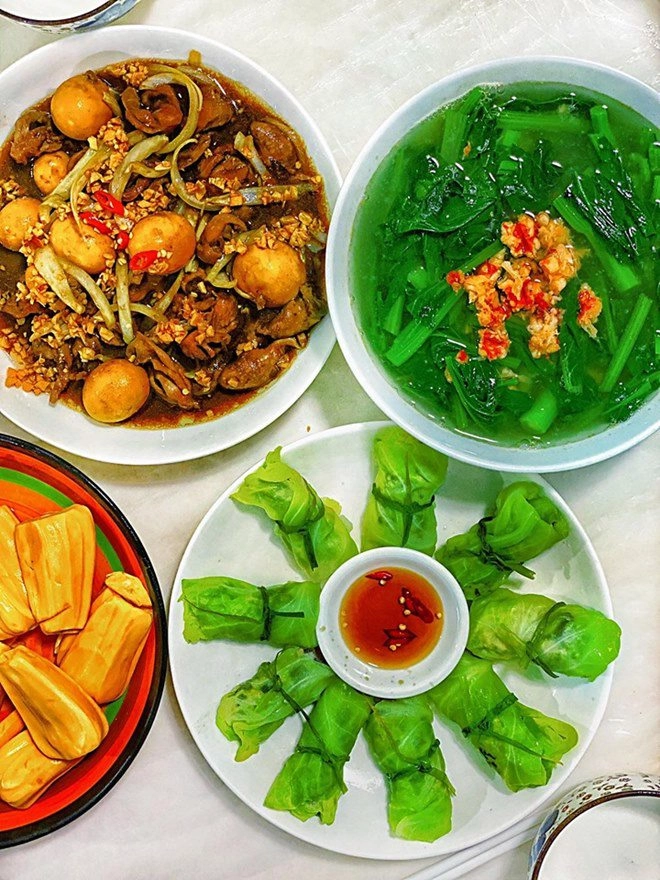 Đã đẹp còn đảm thạc sĩ 9x nấu đủ món mỗi ngày để bữa cơm 200 nghìn bớt ngán - 12