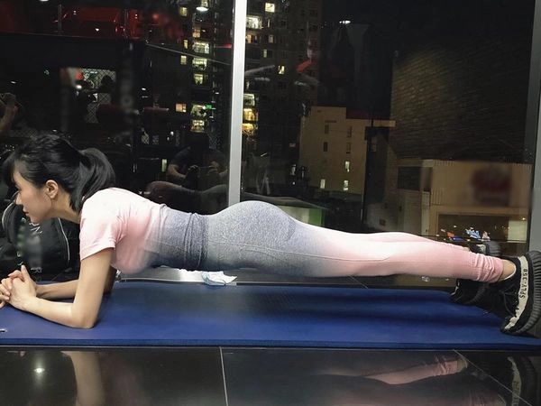 Đã xinh đẹp bạn gái hotgirl của anh chàng thái trong người ấy là ai còn có body hoàn mỹ - 12