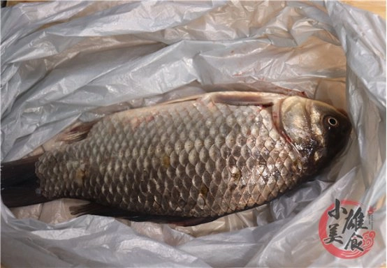 Đánh vảy cá đừng chỉ dùng dao thêm một dụng cụ trong nhà sẽ nhanh sạch không sợ đứt tay - 3