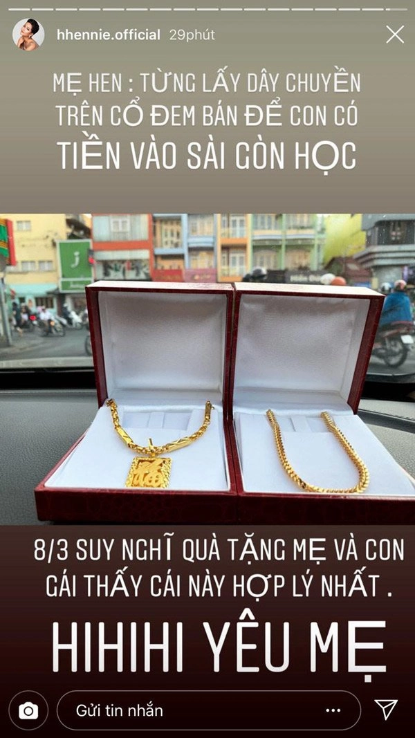 Đây là hai món đồ mà hhen niê vừa được mẹ tặng giản đơn nhưng đong đầy tình thương - 14