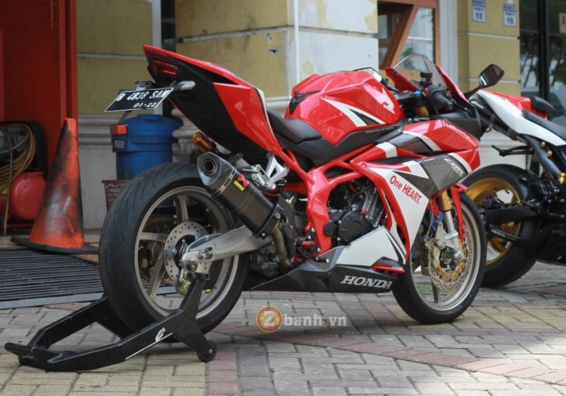 Đầy mê hoặc với chiếc honda cbr250rr độ cực chất của biker indonesia - 2