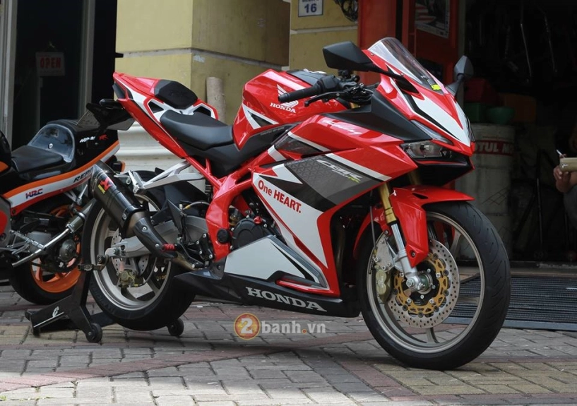 Đầy mê hoặc với chiếc honda cbr250rr độ cực chất của biker indonesia - 3