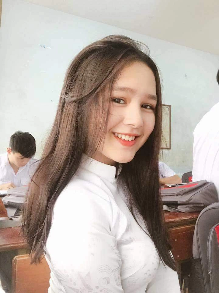 Đến trường diện áo dài kín đáo ngoan hiền ngờ đâu ở nhà 10x là mỹ nữ mặc hở bạo - 11
