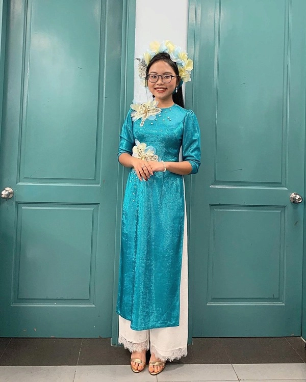 Dien ao dai trang đẹp tinh khoi phuong my chi lột xác thanh thiếu nữ thật rồi - 9