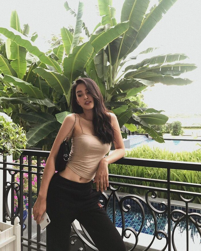 Diện shorts ngắn cũn cỡn khoe mông cong tiểu vy lăng xê lại mốt quần katun siêu hot một thời - 1