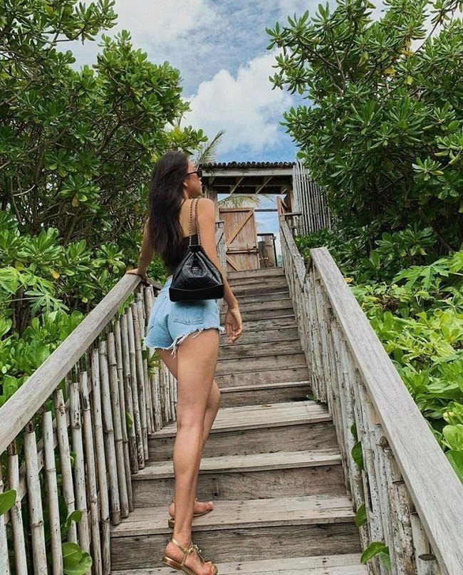 Diện shorts ngắn cũn cỡn khoe mông cong tiểu vy lăng xê lại mốt quần katun siêu hot một thời - 8