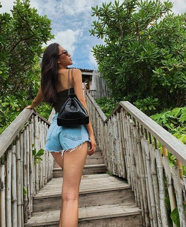 Diện shorts ngắn cũn cỡn khoe mông cong tiểu vy lăng xê lại mốt quần katun siêu hot một thời - 9