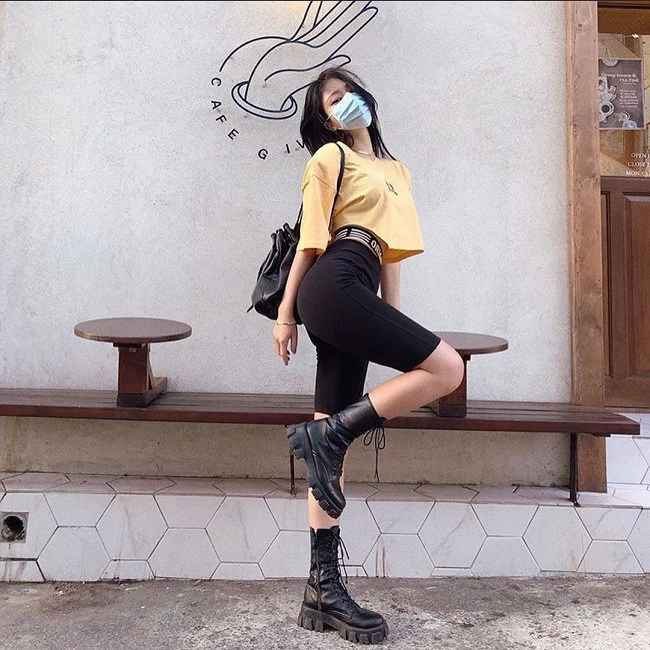 Diện shorts ngắn cũn cỡn khoe mông cong tiểu vy lăng xê lại mốt quần katun siêu hot một thời - 15