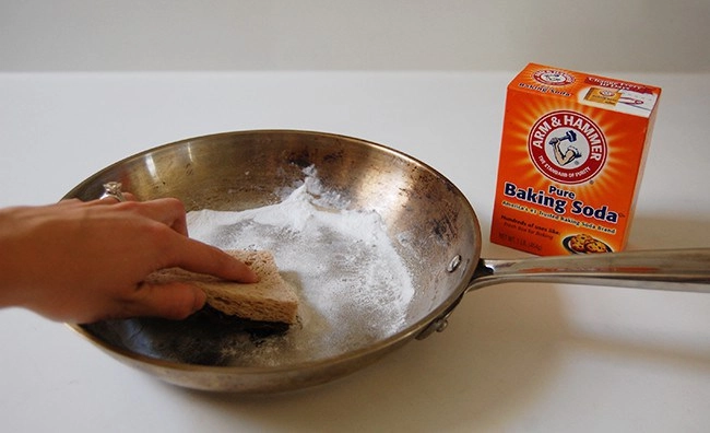 Đổ cả hộp baking soda lên nệm kết quả sau một giờ đồng hồ sẽ khiến bạn bất ngờ - 5