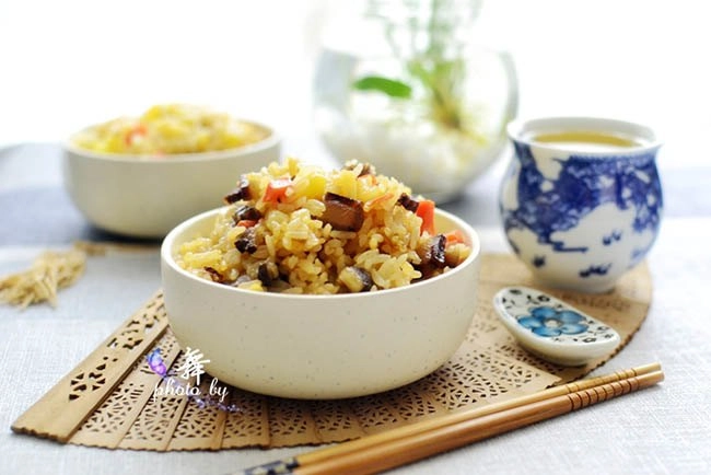 Đổ nguyên liệu cùng gạo vào nồi cơm điện nửa tiếng sau cả nhà lại được món ngon nhớ đời - 6