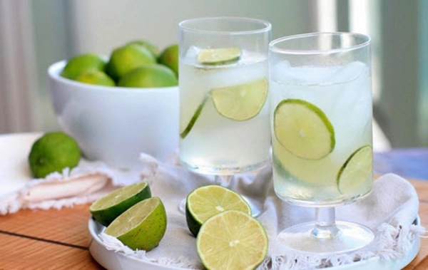 Du lịch chung dàn mỹ nhân làng yên - cô gái nhà người ta thi nhau đọ dáng gợi cảm - 17