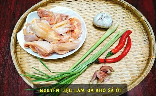 Gà kho sả ớt ngon chuẩn vị cả nhà đều mê với cách làm đơn giản - 1