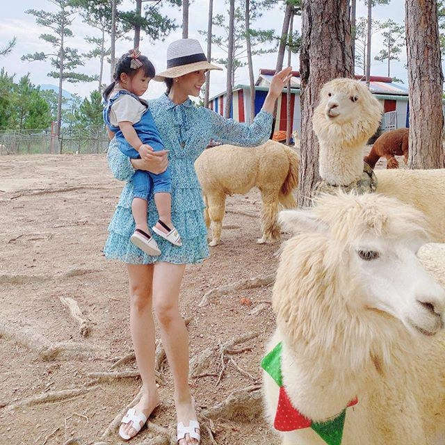 Giau nut vach me con diep lam anh moi khi dien đo đong đieu lai trong gian di kho tin - 4