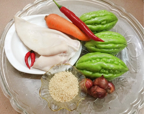 Gỏi mướp đắng tai heo giòn ngon - 1