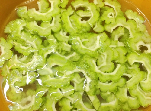Gỏi mướp đắng tai heo giòn ngon - 3