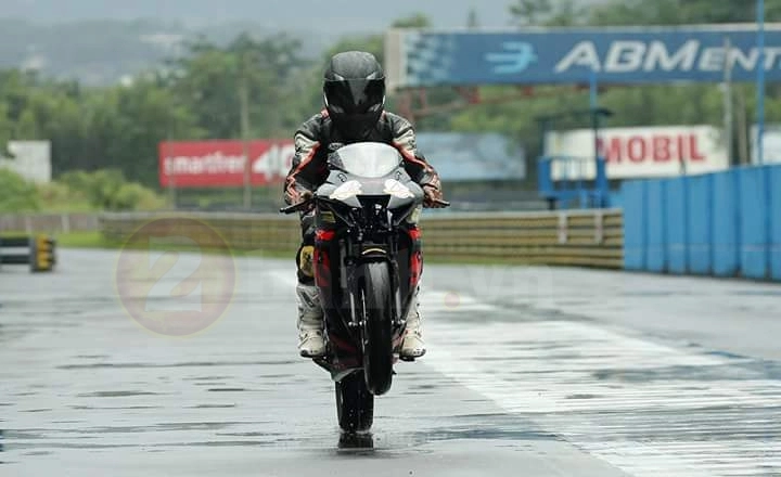 Gsx-r150 sẵn sàng trong giải đua irs 2017 - 1