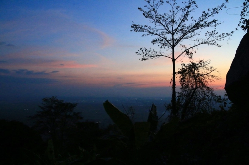 Hành trình đến núi bà đen và tìm tảng đá có view đẹp thích hợp cho bạn trẻ check-in sống ảo - 5