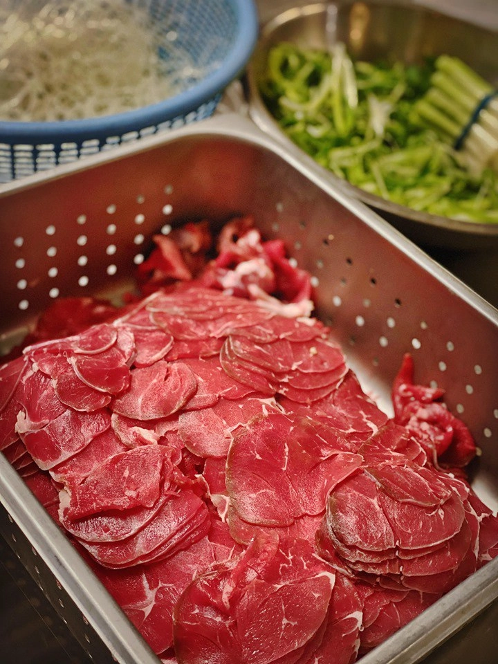 Hoa hậu dương mỹ linh bán phở ở mỹ nhưng dân mạng lo lắng 2 điều này cho cô - 5