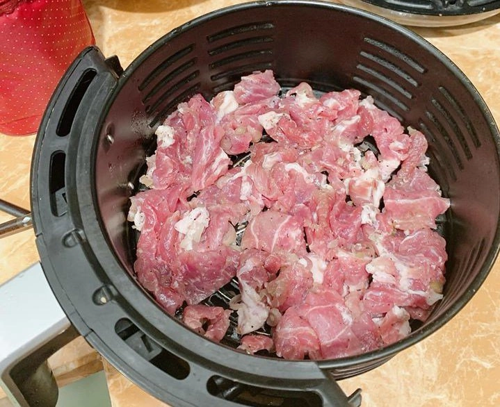Học mẹ đảm làm bún chả đơn giản bằng nồi chiên không dầu tuyệt ngon thơm như nướng than - 3