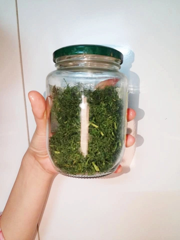 Học mẹ đảm sấy khô rau thơm bằng nồi chiên không dầu bảo quản được cả tháng không mất mùi - 4