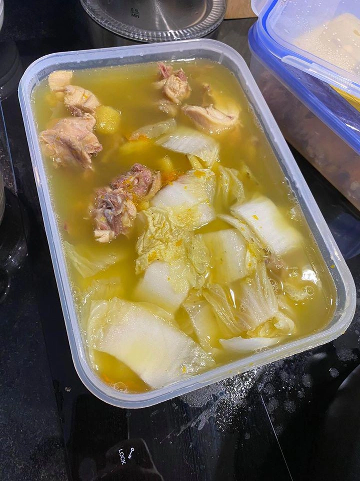 Hơn 30 năm trấn thành lần đầu nấu cho bố mẹ thố canh bố ruột lại rất giỏi nấu nướng - 1