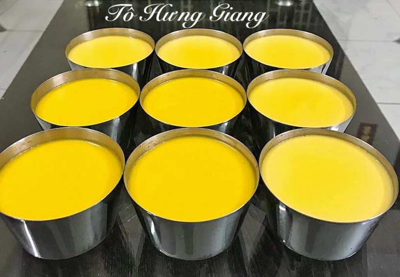 Hotmom ha nôi chia se cach lam banh flan băng nôi chiên không dâu vang ươm min mươt - 7