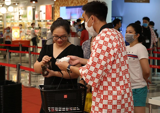 Khai trương đến cửa hàng thứ 3 với uniqlo sc vivocity vì sao uniqlo vẫn duy trì được sức hút - 6