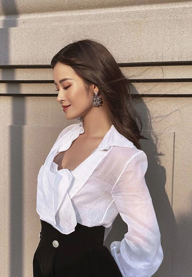 Khéo như bà bầu đông nhi mang giày đụng hàng phượng chanel ngọc trinh để bảo vệ em bé - 2