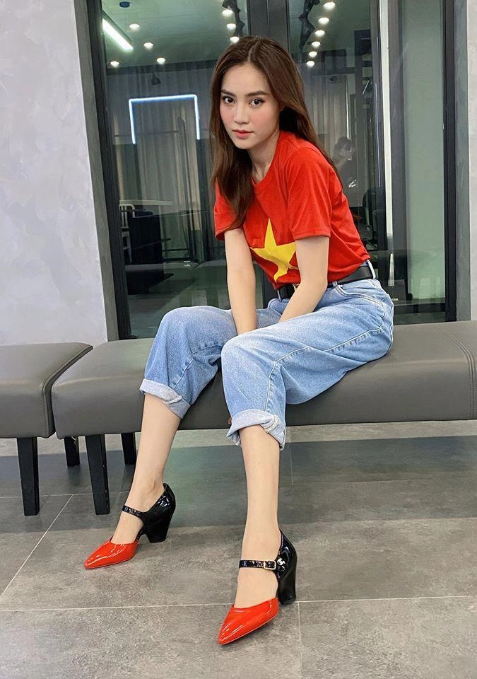 Khéo như bà bầu đông nhi mang giày đụng hàng phượng chanel ngọc trinh để bảo vệ em bé - 7