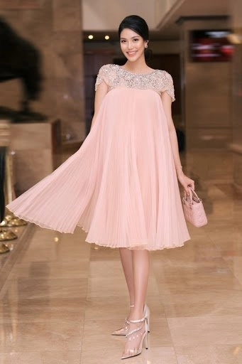 Khéo như bà bầu đông nhi mang giày đụng hàng phượng chanel ngọc trinh để bảo vệ em bé - 9
