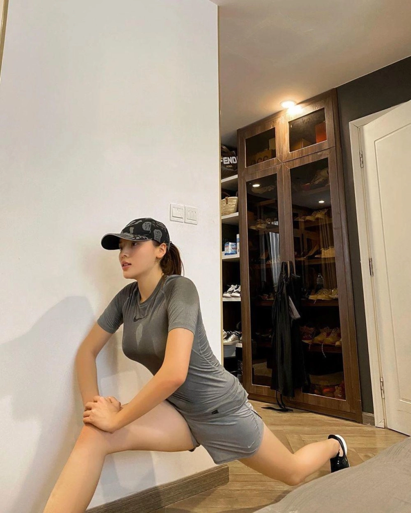 Khi hoa hậu khoe body bong mat voi bikini đỗ mỹ linh hóp bụng kỳ duyên bị nghi chỉnh ảnh - 25