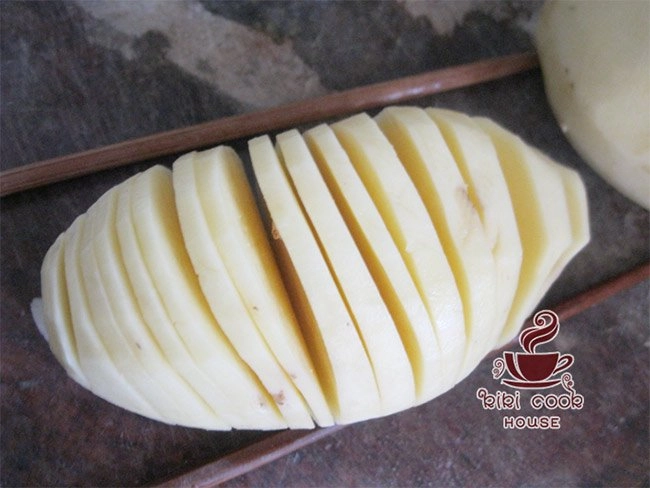 Khoai tây kẹp thịt nướng kiểu này người già trẻ nhỏ đều thích - 1