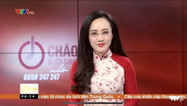 Khoe hình diện đồ dây xích vòng cổ chất hơn nước cất ai nói btv hoài anh ưa dịu dàng - 2