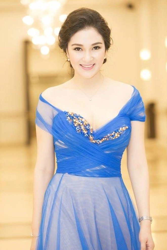 Kín tiếng bao năm hoa hậu nguyễn thị huyền giờ chăm khoe tài nấu ăn cho cả đàn con - 1