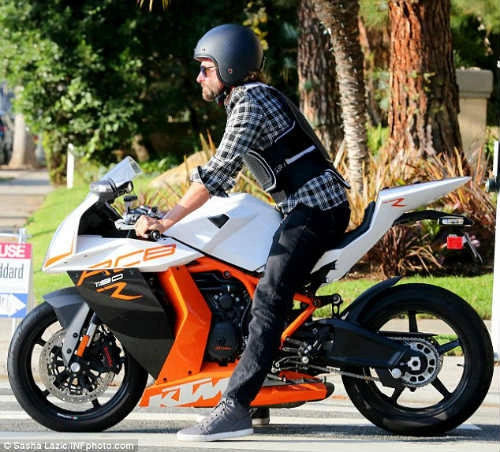 Ktm rc8 gây nghiện ngôi sao hạng a của holywood - 1