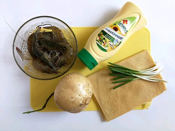 Làm nem hải sản kiểu này chồng con ăn ngon không còn thừa một cái - 1
