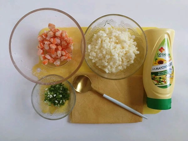 Làm nem hải sản kiểu này chồng con ăn ngon không còn thừa một cái - 4