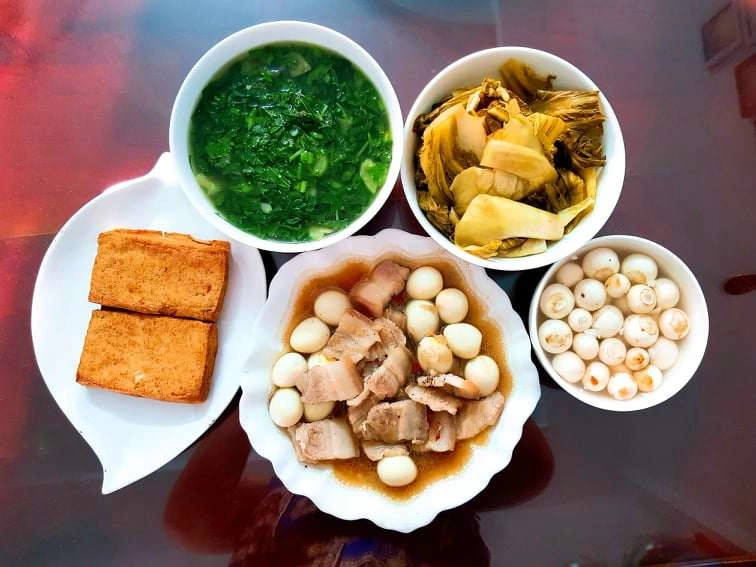 Lấy chồng bắc vợ sài gòn cưng chiều hết mực nấu toàn món ngon chồng thích - 4