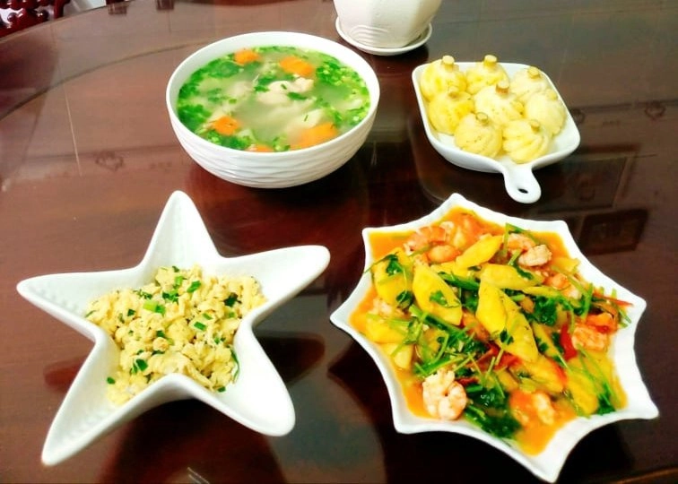 Lấy chồng bắc vợ sài gòn cưng chiều hết mực nấu toàn món ngon chồng thích - 13