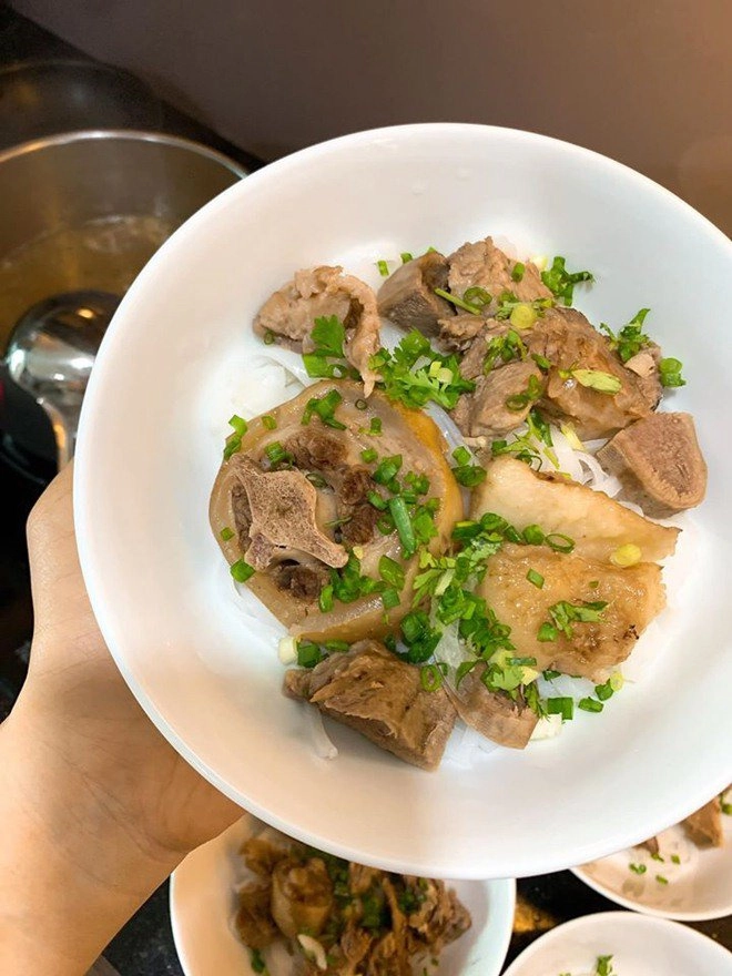 Lê phương nhã phương hari won - những cô vợ số hưởng được chồng tận tình phục vụ miếng ngon - 5