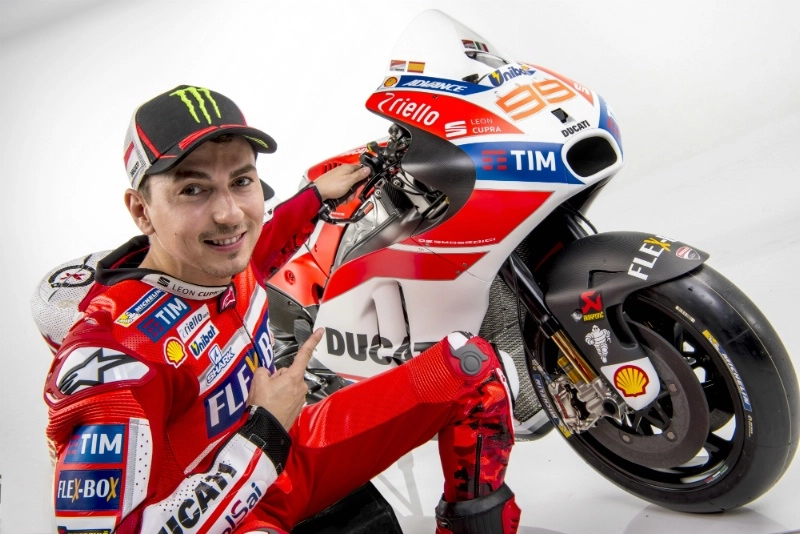 Lorenzo ngôi sao từng 5 lần vô địch motogp vẫn lạc quan về một sự trở lại tại cuộc đua ở mỹ - 1