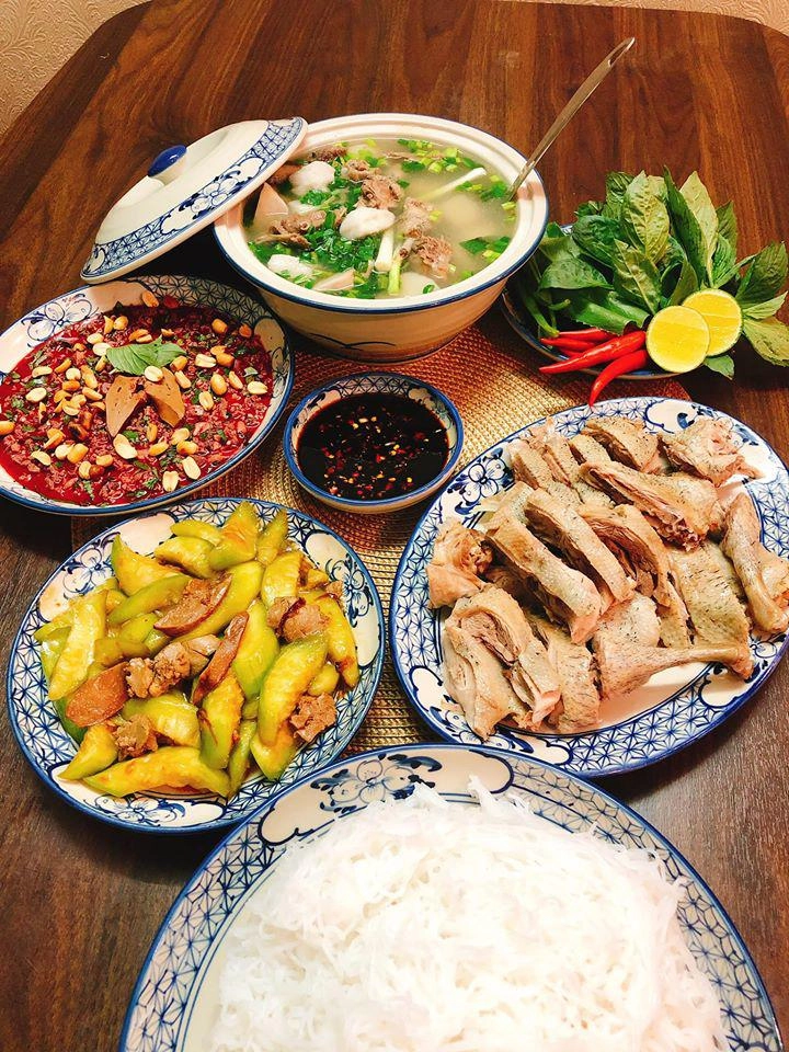 Mẹ 2 con khoe những bữa cơm cuối tuần nhà có khách khiến dân mạng phải chấm ngay điểm 10 - 2