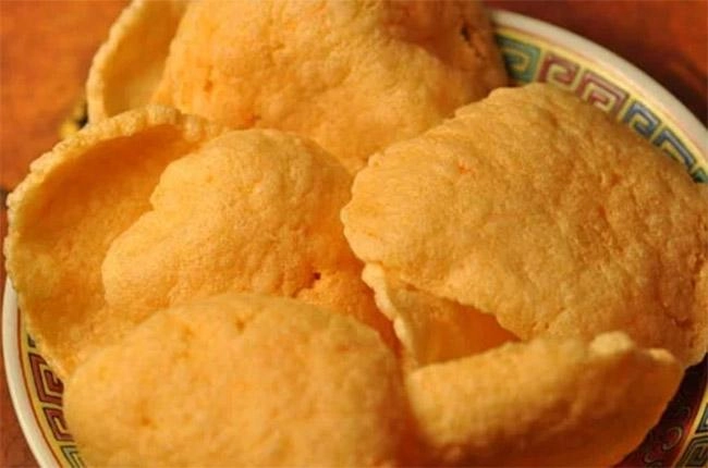 Mẹo làm bánh phồng tôm tại nhà tuyệt ngon mà đơn giản chẳng ai ngờ - 1