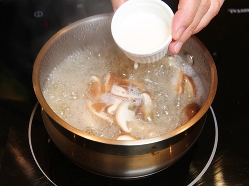 Miến nấu nấm đơn giản cho bữa sáng - 7