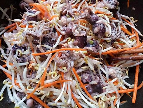 Mực tươi xào với rau gì để không bị tanh - 6