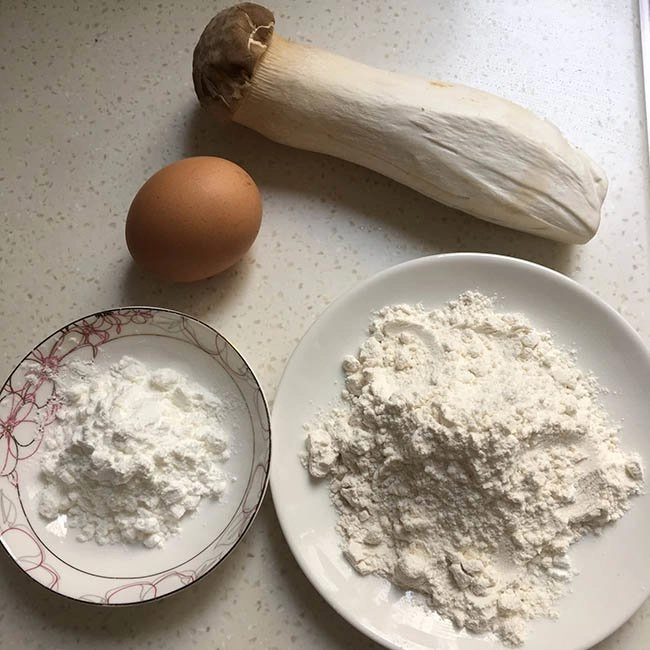 Nấm đùi gà tẩm bột ăn chơi cũng được mà ăn chính càng ngon - 1