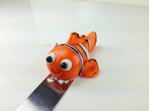 Nặn cá nemo dễ thương từ fondant - 12
